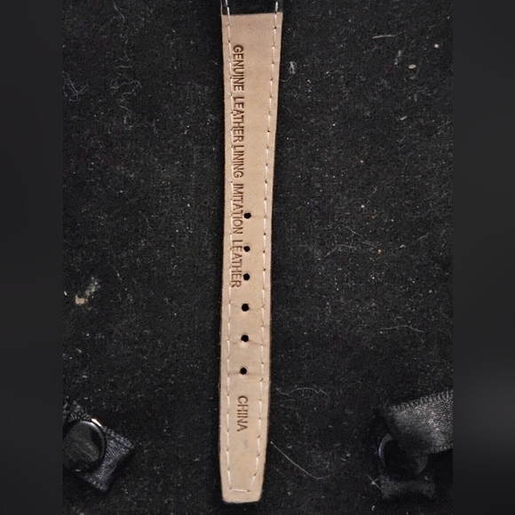 DISNEY PARKS Mickey Mouse Watch NWOT - Picture 2 of 7